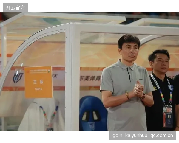 李玮锋：宁波队主教练的智慧与坚韧——从“小球王”到“战略大师”的转变